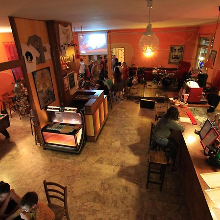 Sunflower Beach Backpacker Hostel & Bar Rimini Ngoại thất bức ảnh