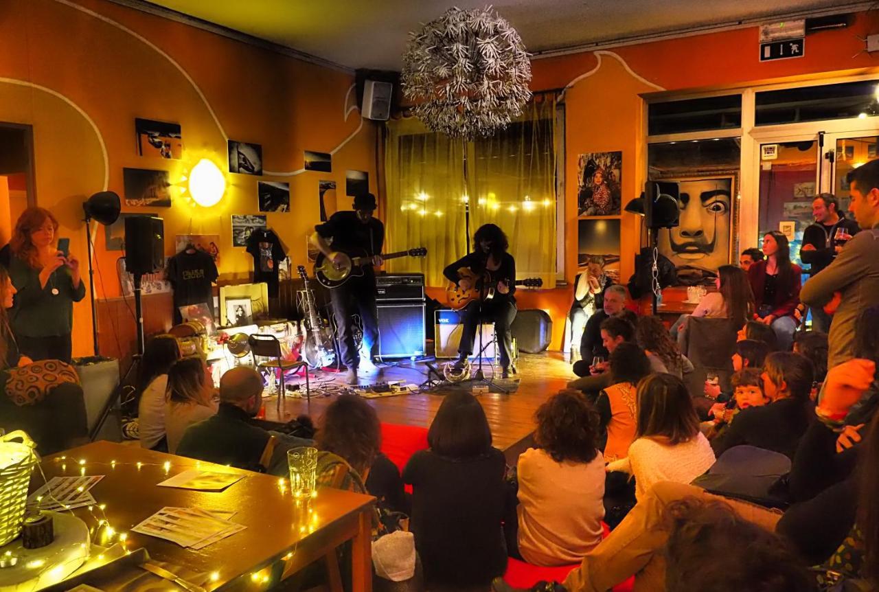 Sunflower Beach Backpacker Hostel & Bar Rimini Ngoại thất bức ảnh
