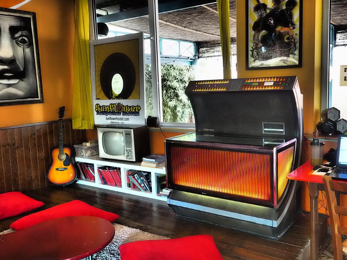 Sunflower Beach Backpacker Hostel & Bar Rimini Ngoại thất bức ảnh