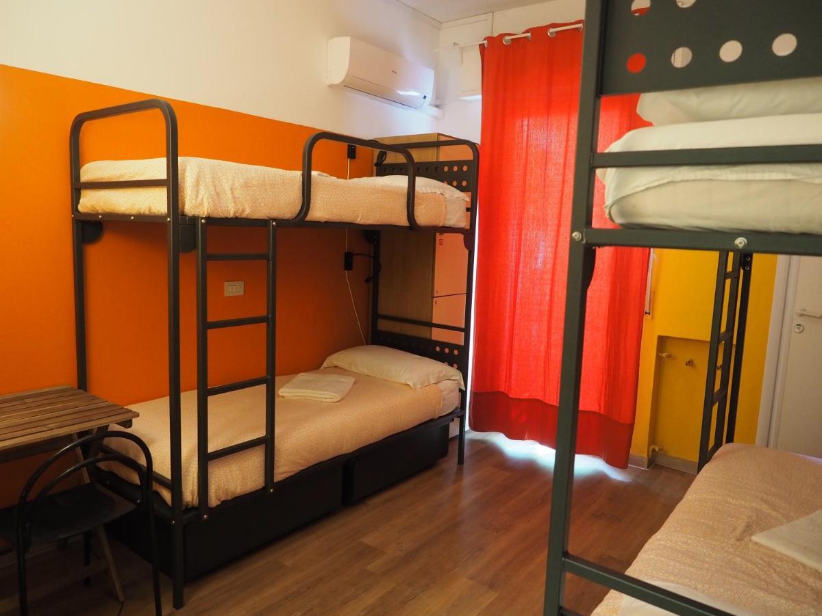 Sunflower Beach Backpacker Hostel & Bar Rimini Ngoại thất bức ảnh