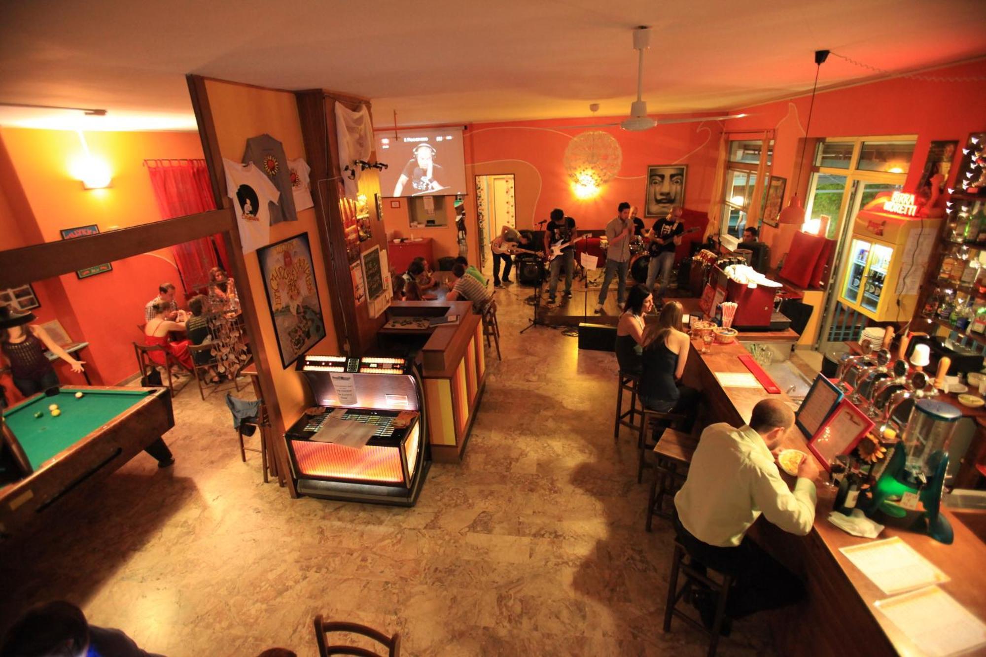 Sunflower Beach Backpacker Hostel & Bar Rimini Ngoại thất bức ảnh