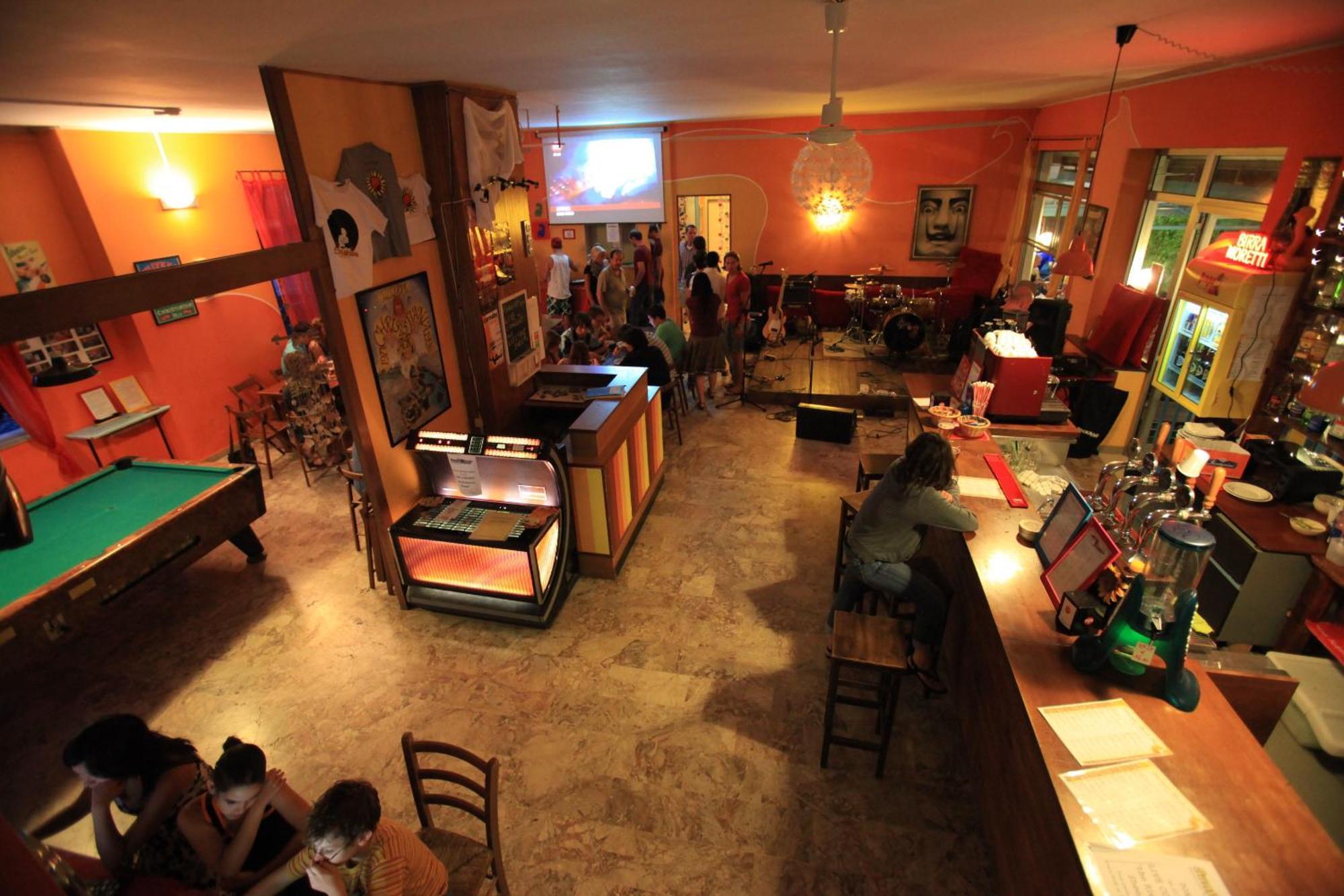 Sunflower Beach Backpacker Hostel & Bar Rimini Ngoại thất bức ảnh