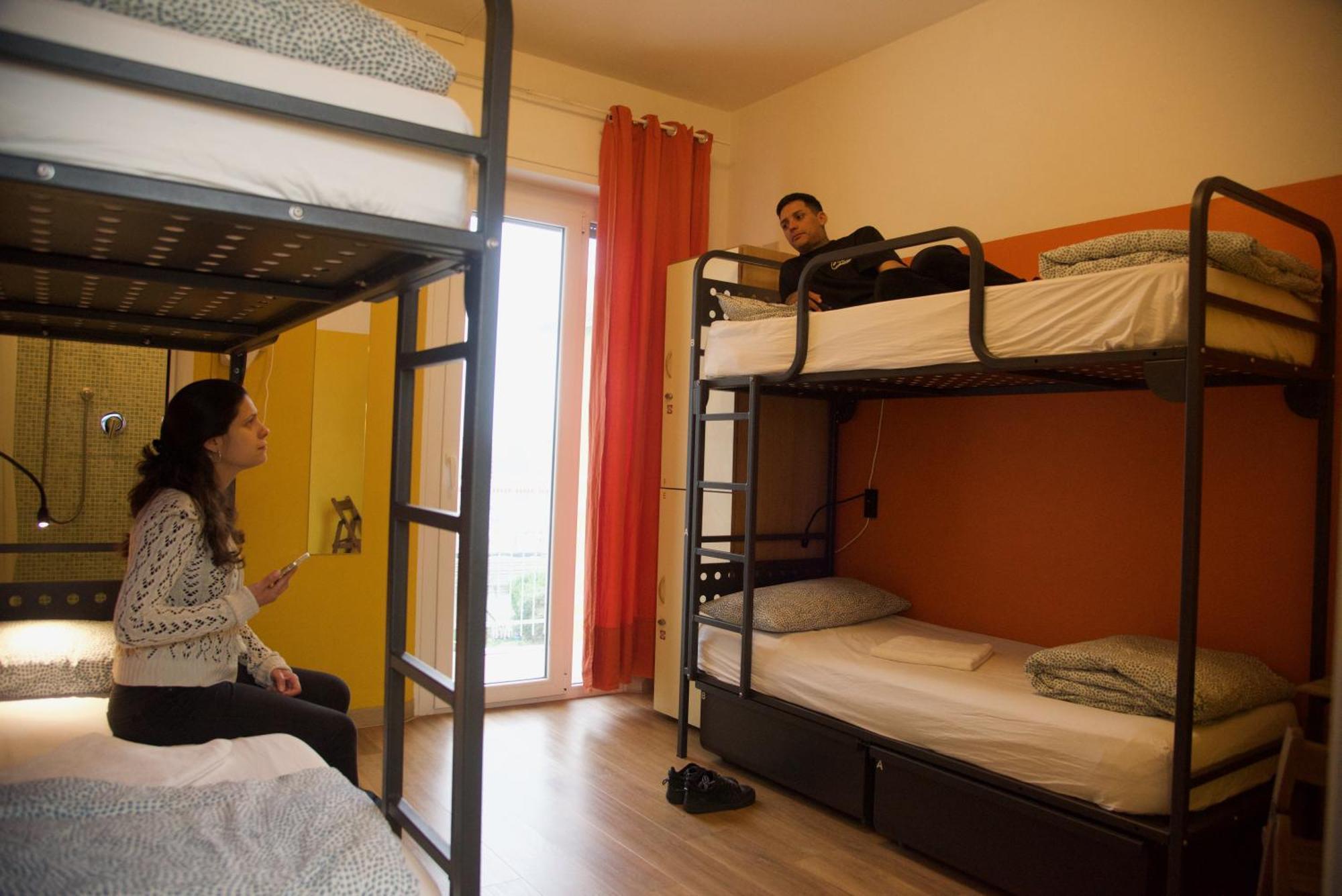 Sunflower Beach Backpacker Hostel & Bar Rimini Ngoại thất bức ảnh