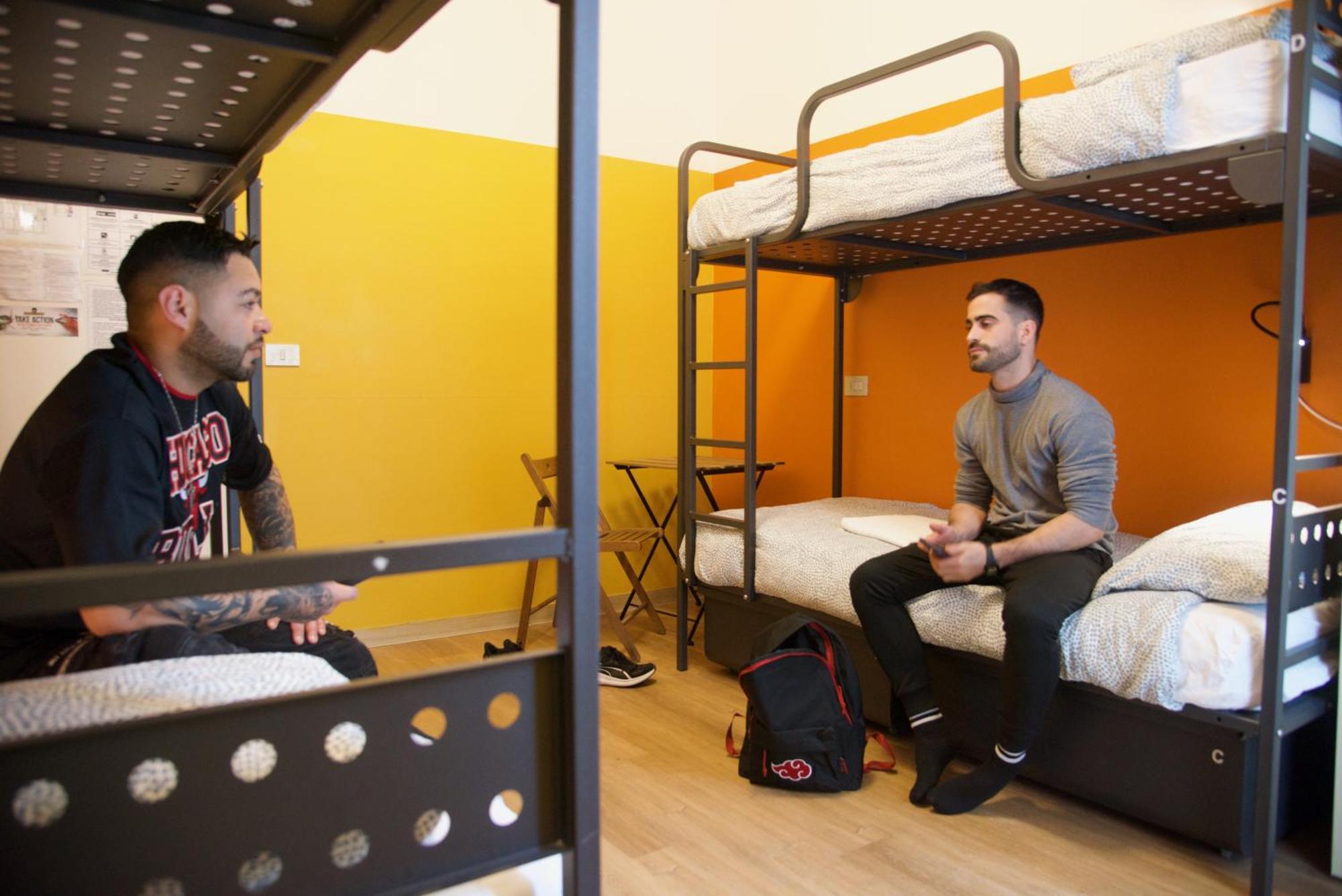 Sunflower Beach Backpacker Hostel & Bar Rimini Ngoại thất bức ảnh