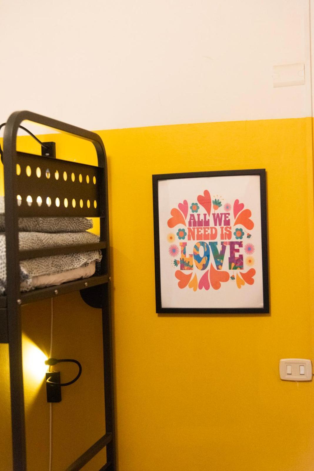 Sunflower Beach Backpacker Hostel & Bar Rimini Ngoại thất bức ảnh