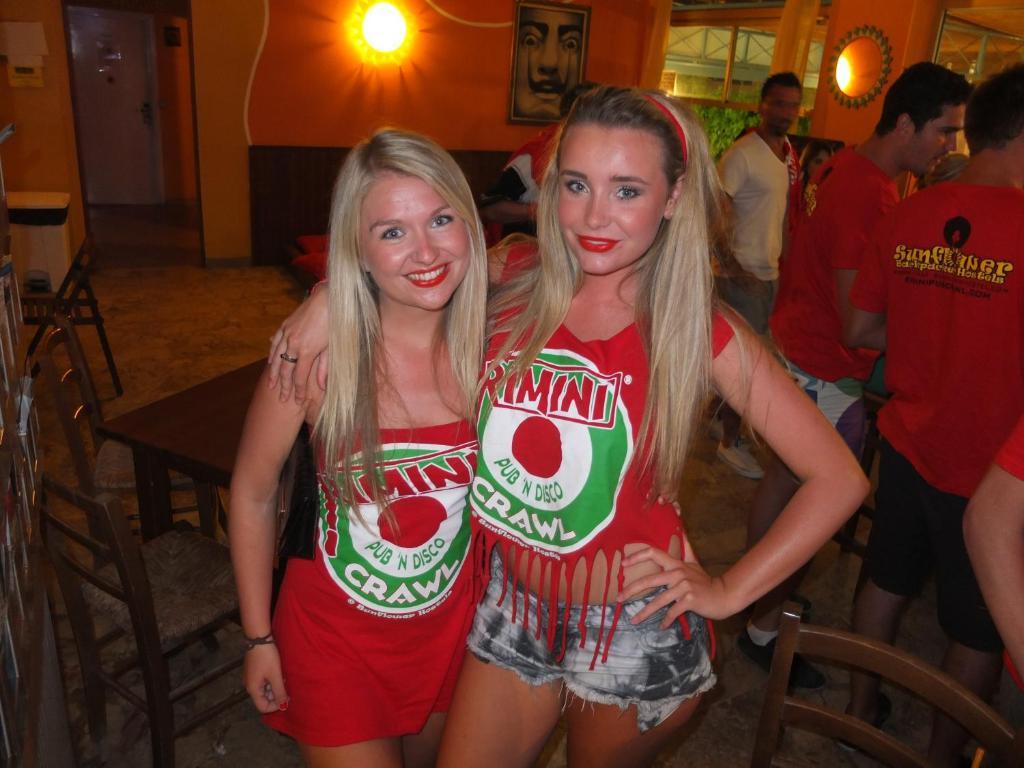 Sunflower Beach Backpacker Hostel & Bar Rimini Ngoại thất bức ảnh