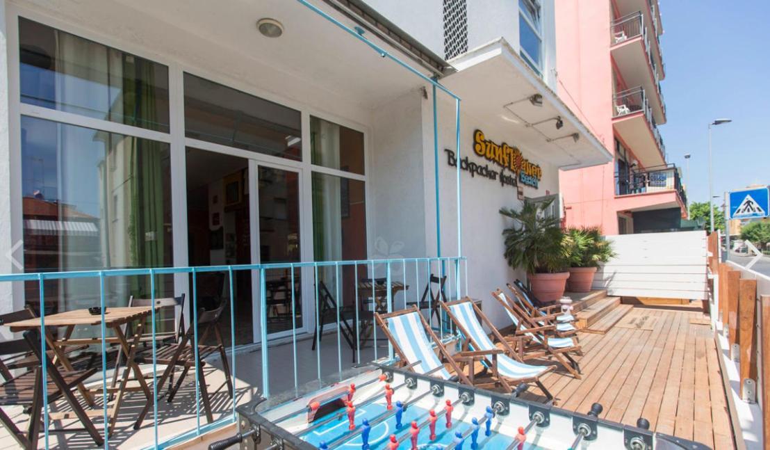 Sunflower Beach Backpacker Hostel & Bar Rimini Ngoại thất bức ảnh